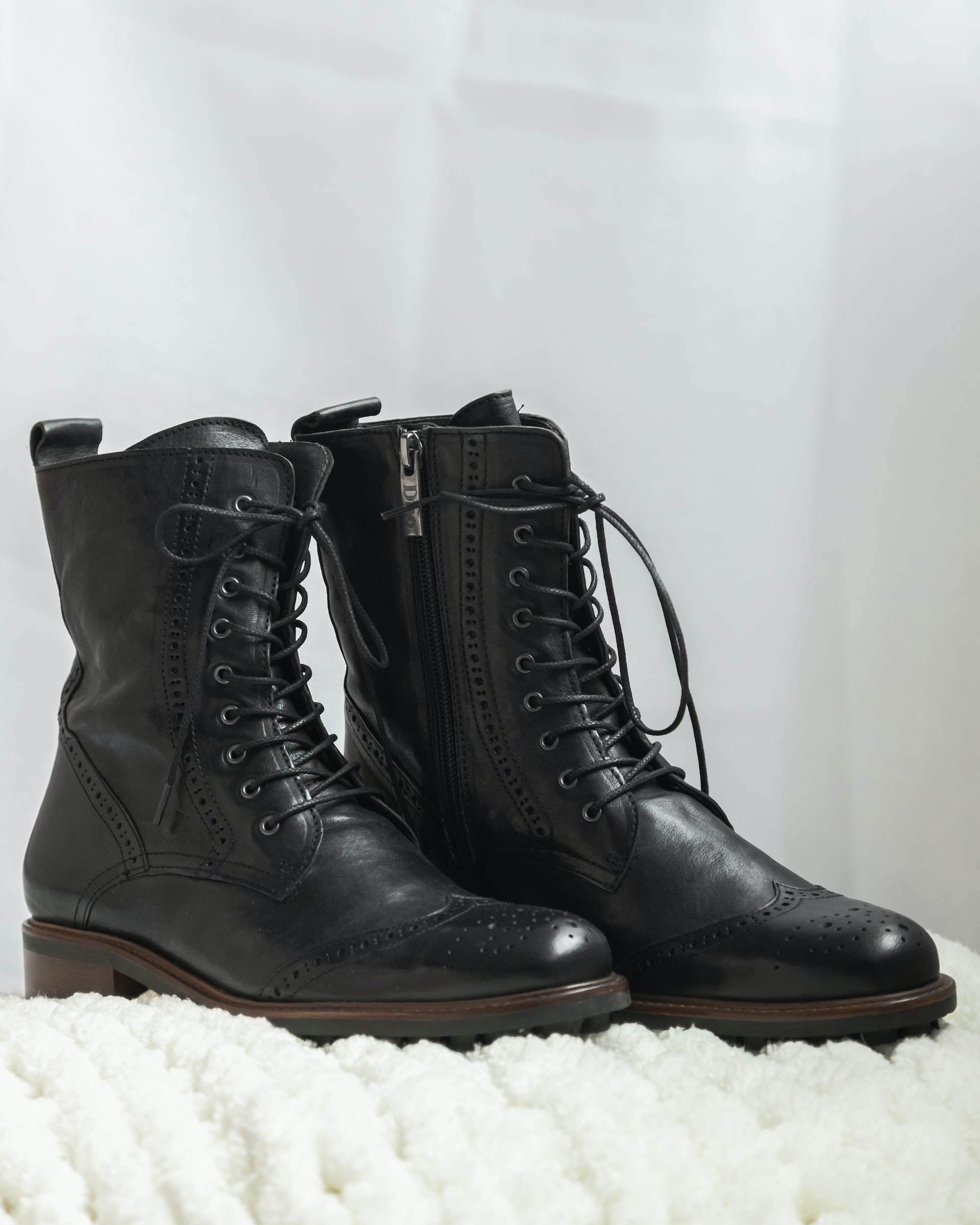 Worthy - Black Boots